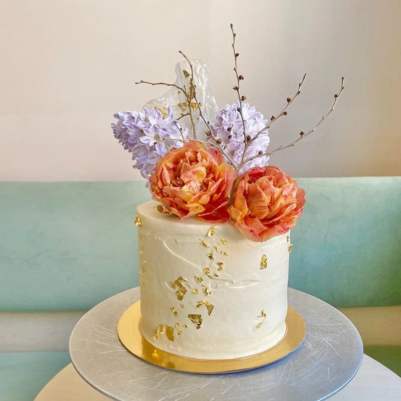 Floral decoration cake